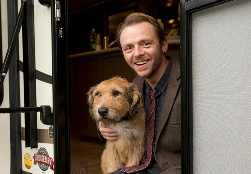 Simon Pegg and a dog in the Absolutley Anything movie