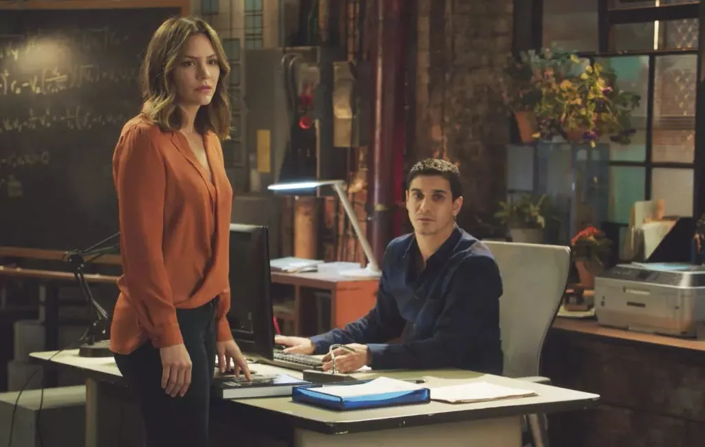 Two characters in Scorpion Season 4
